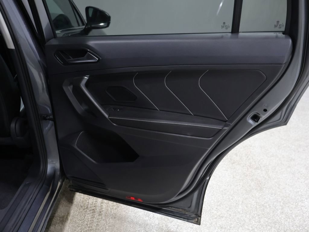 Used 2022 Volkswagen Tiguan SE image 21