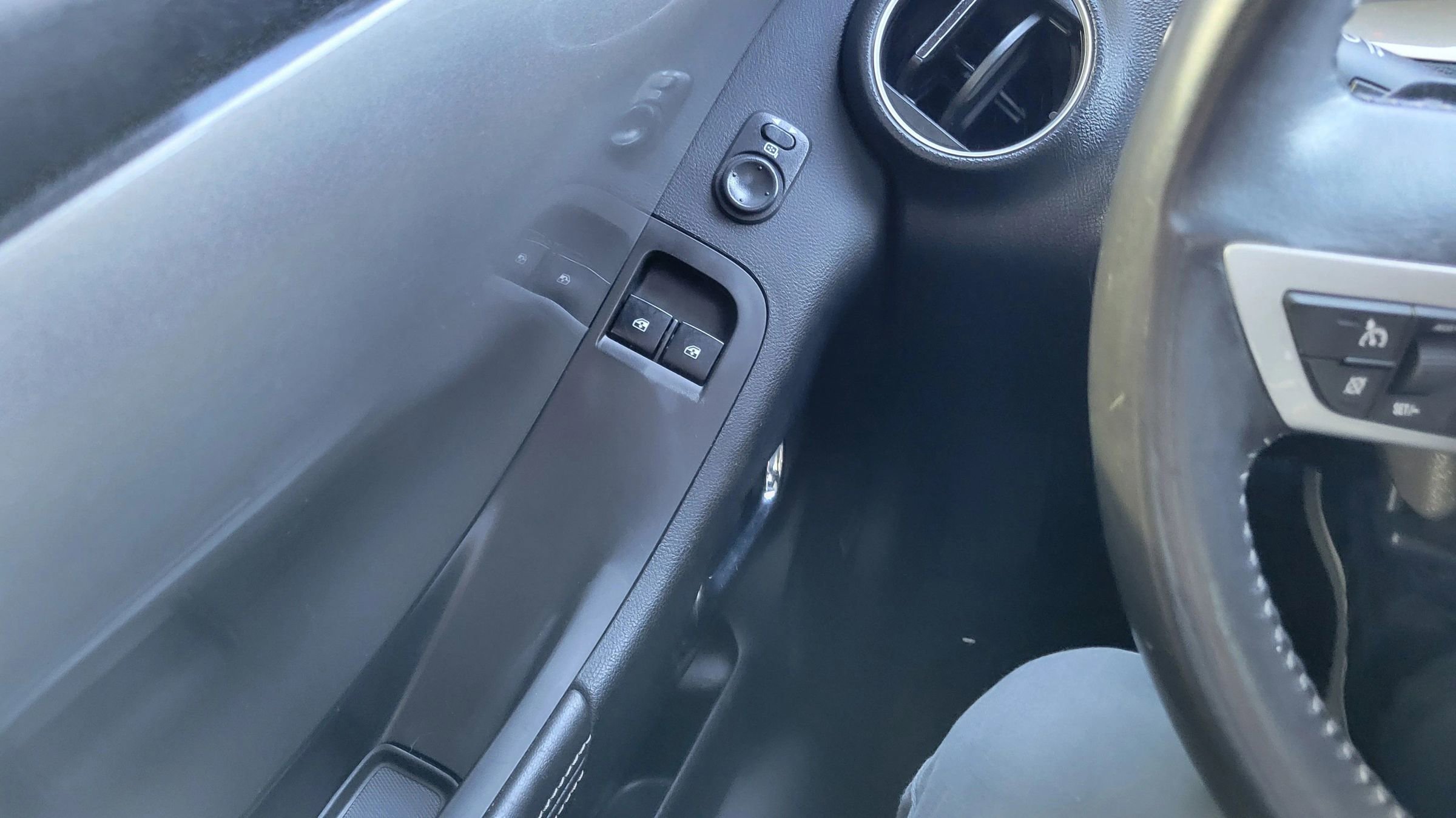 Used 2011 Chevrolet Camaro LT w/ RS Package image 15