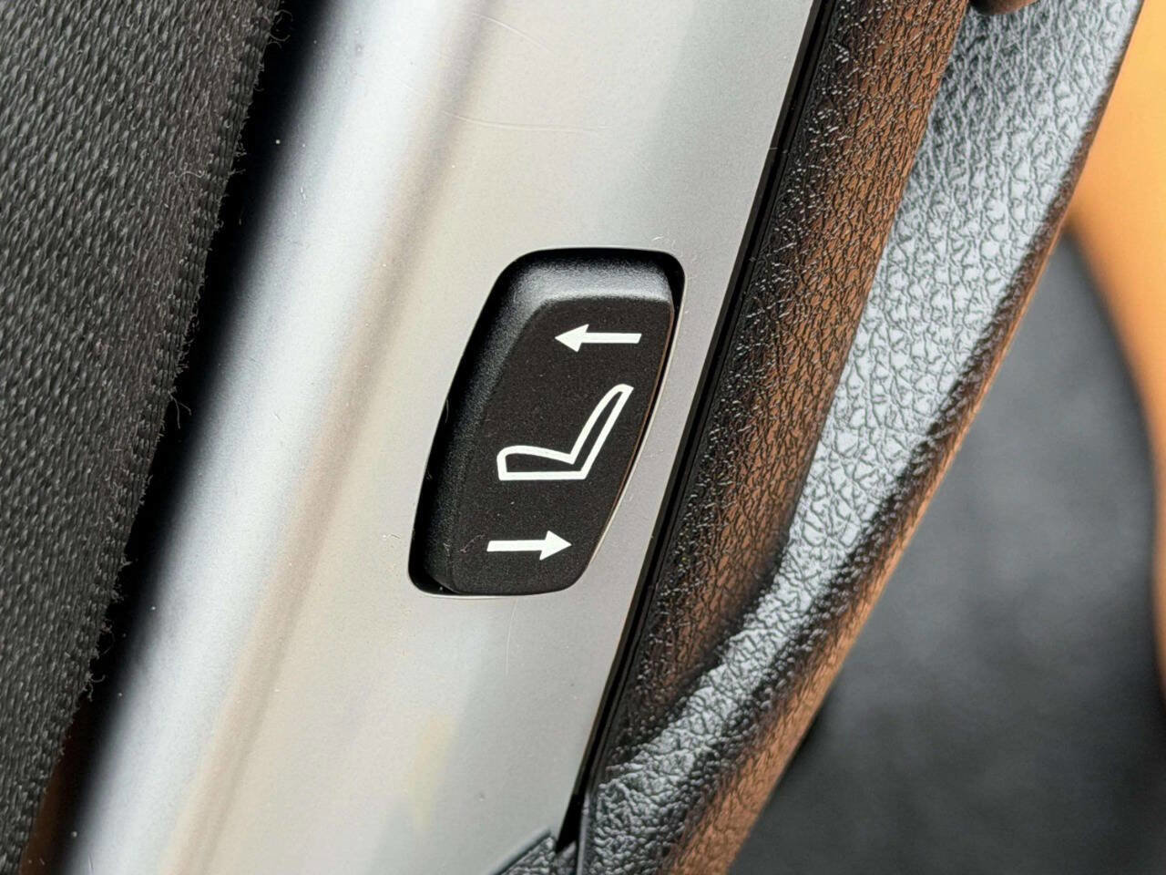 Used 2019 BMW 430i xDrive 430i xDrive AWD 2dr Convertibl w/ Convenience Package image 24