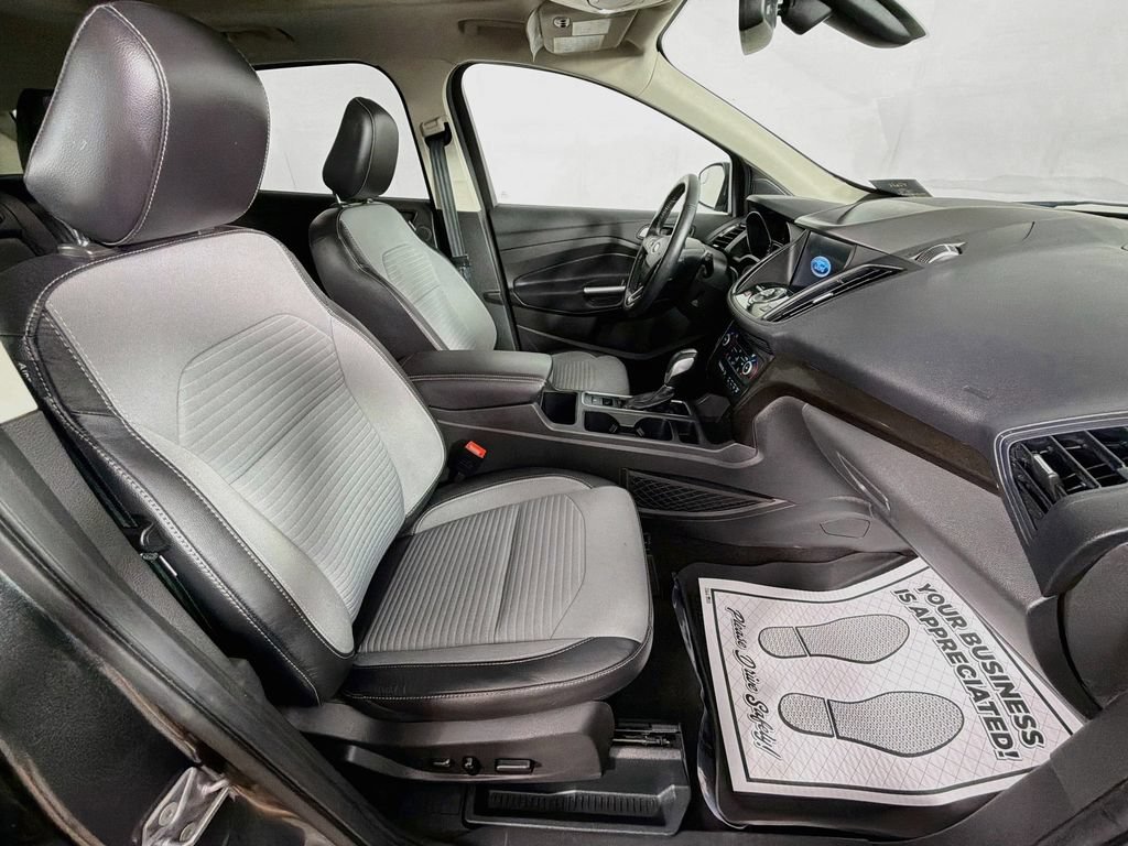 Used 2019 Ford Escape Titanium AWD/4WD image 28
