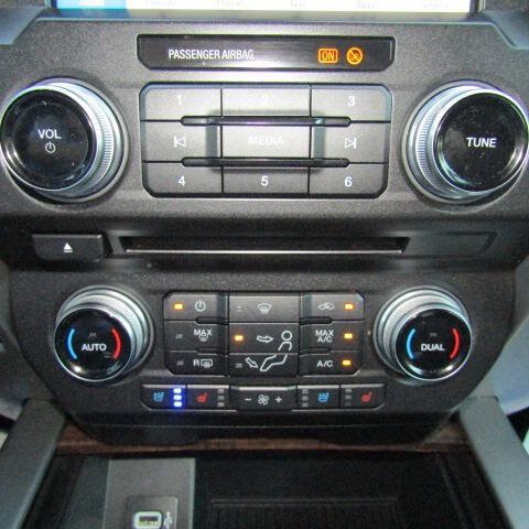Used 2017 Ford F450 Platinum w/ Platinum Ultimate Package AWD/4WD image 14