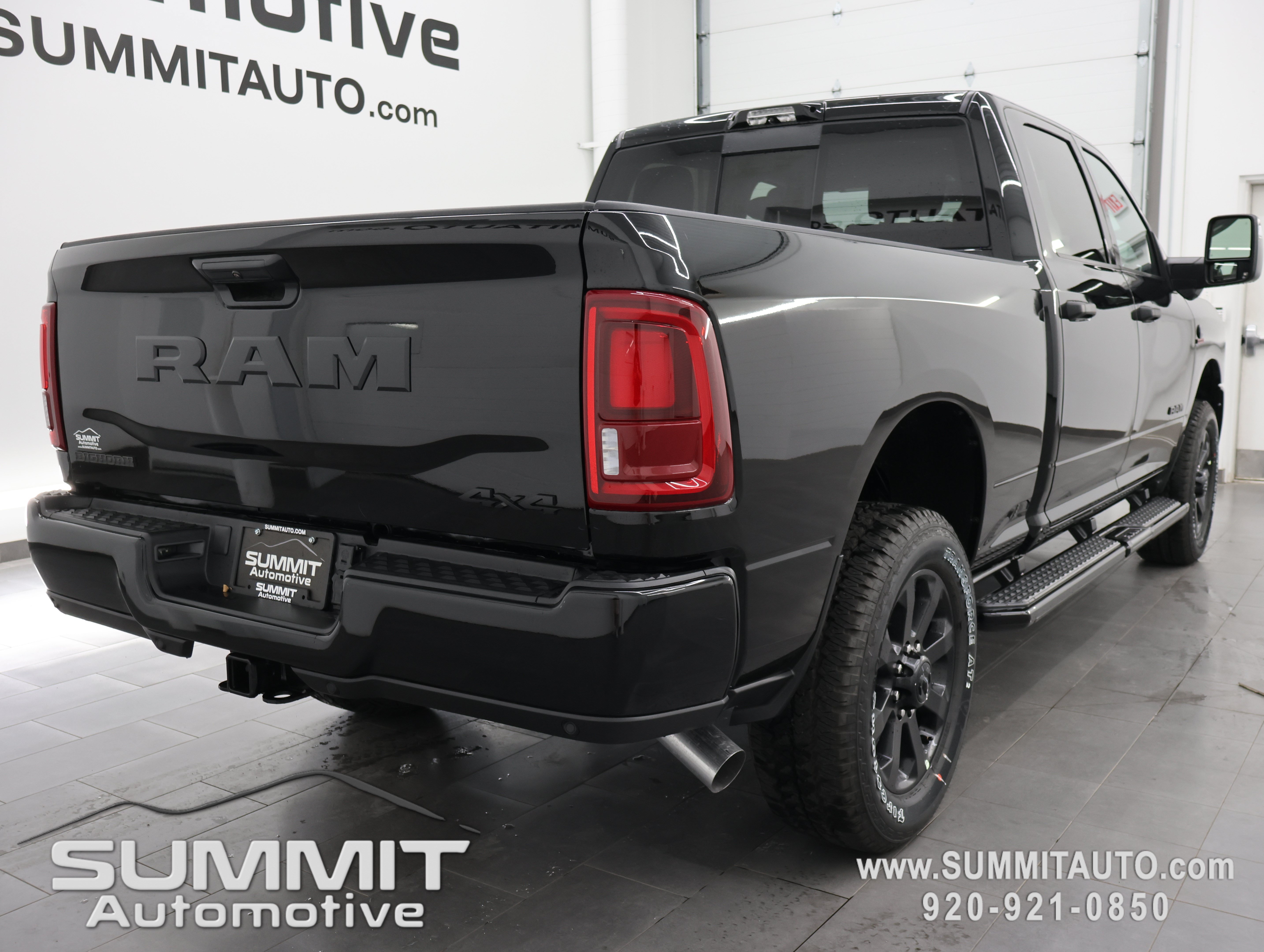 New 2026 RAM 3500 Big Horn AWD/4WD image 4