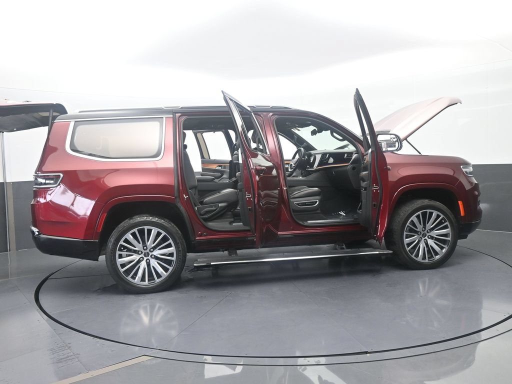 Used 2022 Jeep Grand Wagoneer Series III AWD/4WD image 84