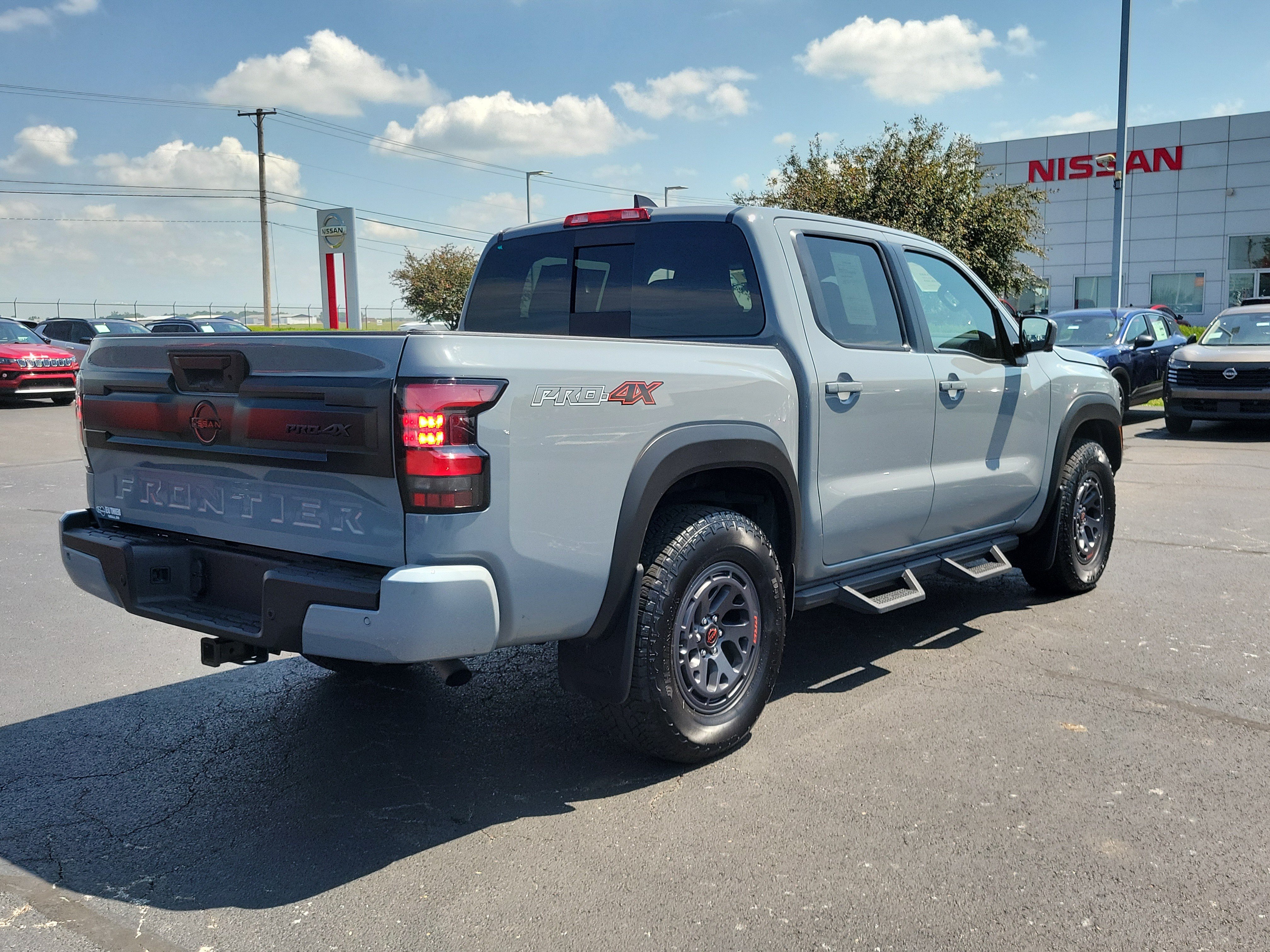 Certified 2025 Nissan Frontier PRO-4X w/ Pro Convenience Package AWD/4WD image 4