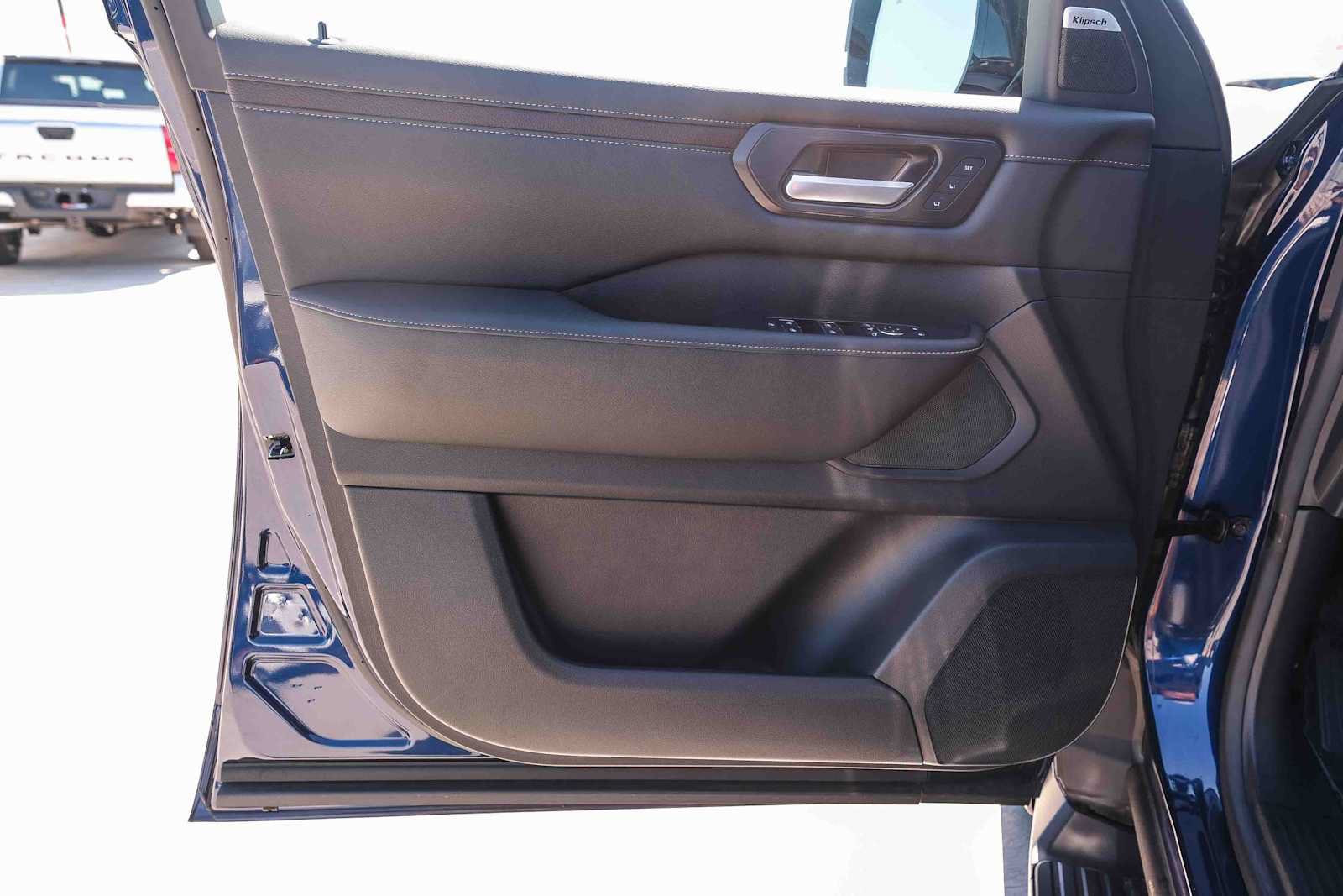 Used 2026 Nissan Armada SL RWD image 23