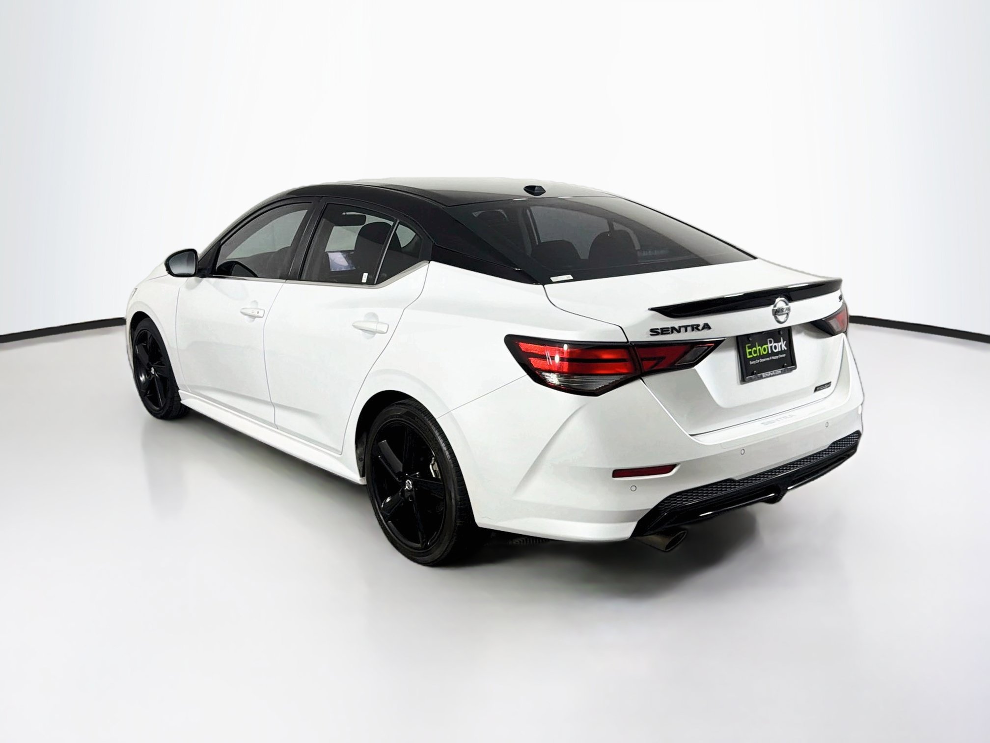 Used 2023 Nissan Sentra SR w/ Midnight Edition Package FWD image 5