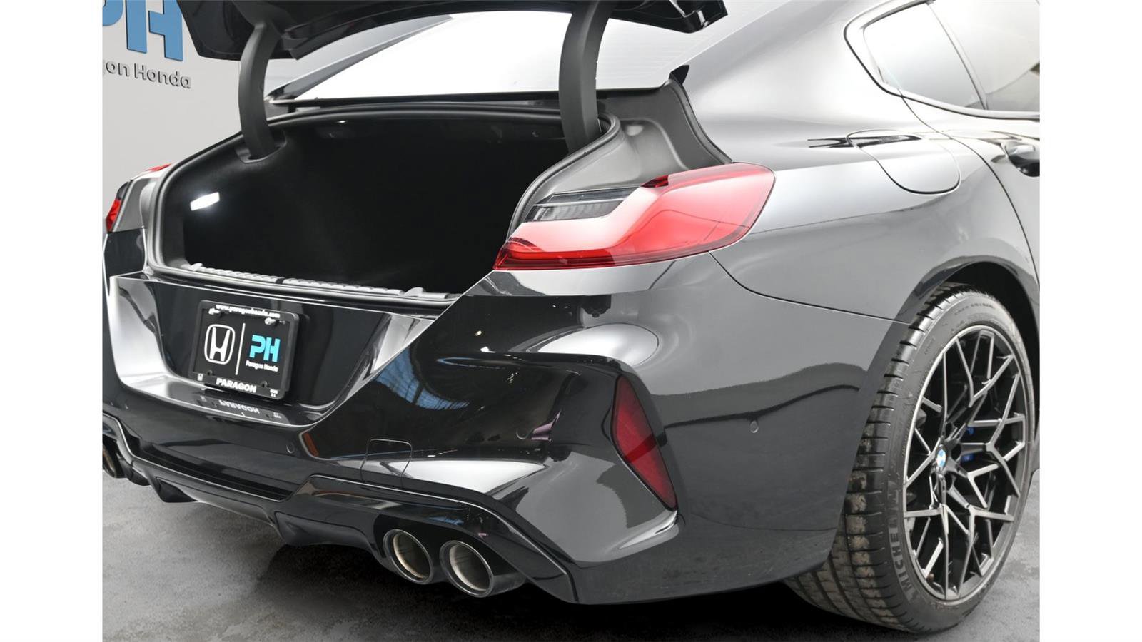 Used 2025 BMW M8 Competition AWD/4WD image 23