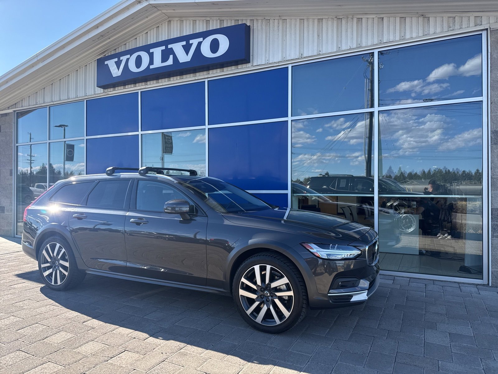 Used 2021 Volvo V90 T6 Cross Country