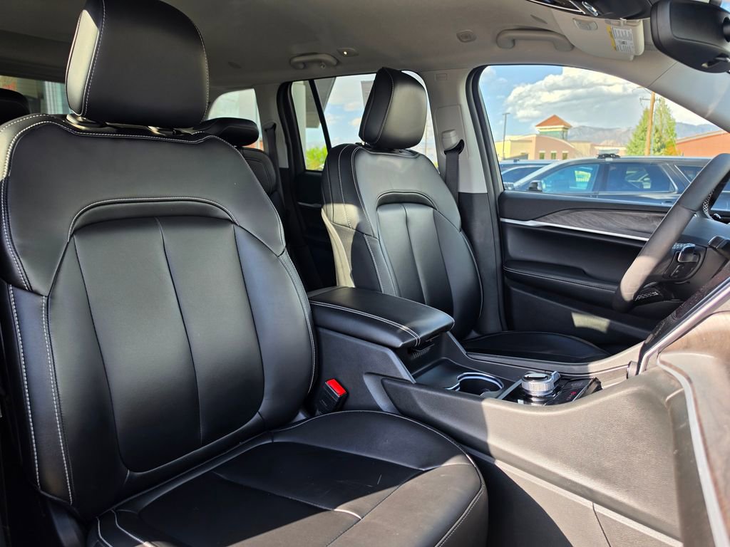 Used 2024 Jeep Grand Cherokee Limited w/ Trailer Tow Package image 16