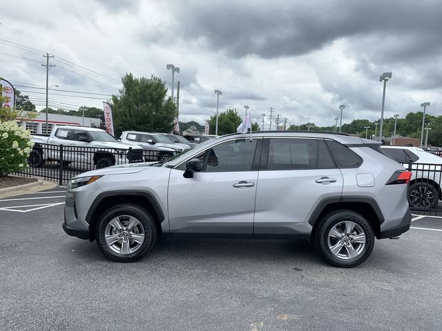 Used 2024 Toyota RAV4 LE AWD/4WD image 5