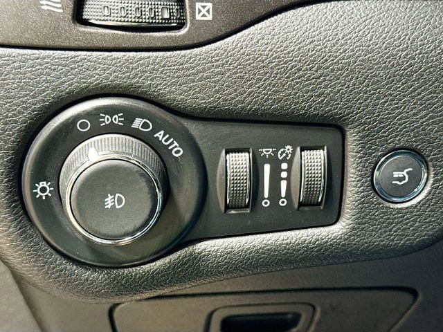 Used 2021 Jeep Cherokee Trailhawk w/ Comfort/Convenience Group image 12