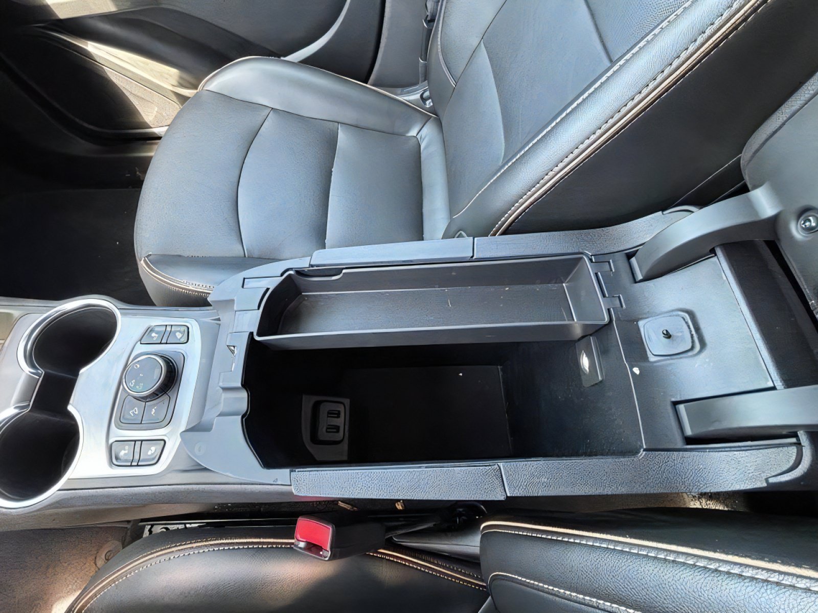 Used 2024 GMC Terrain AT4 AWD/4WD image 19