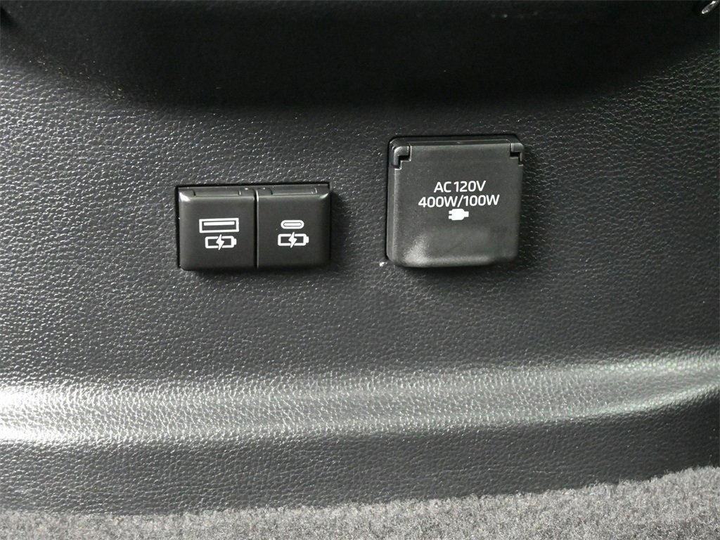 Used 2025 Toyota Sequoia Limited image 21