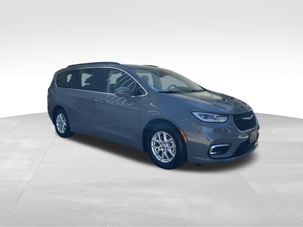 Used 2022 Chrysler Pacifica Touring-L image 7