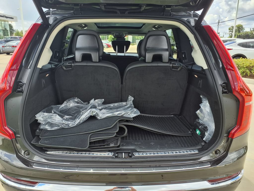 Certified 2025 Volvo XC90 B5 Core w/ Protection Package Premier AWD/4WD image 12