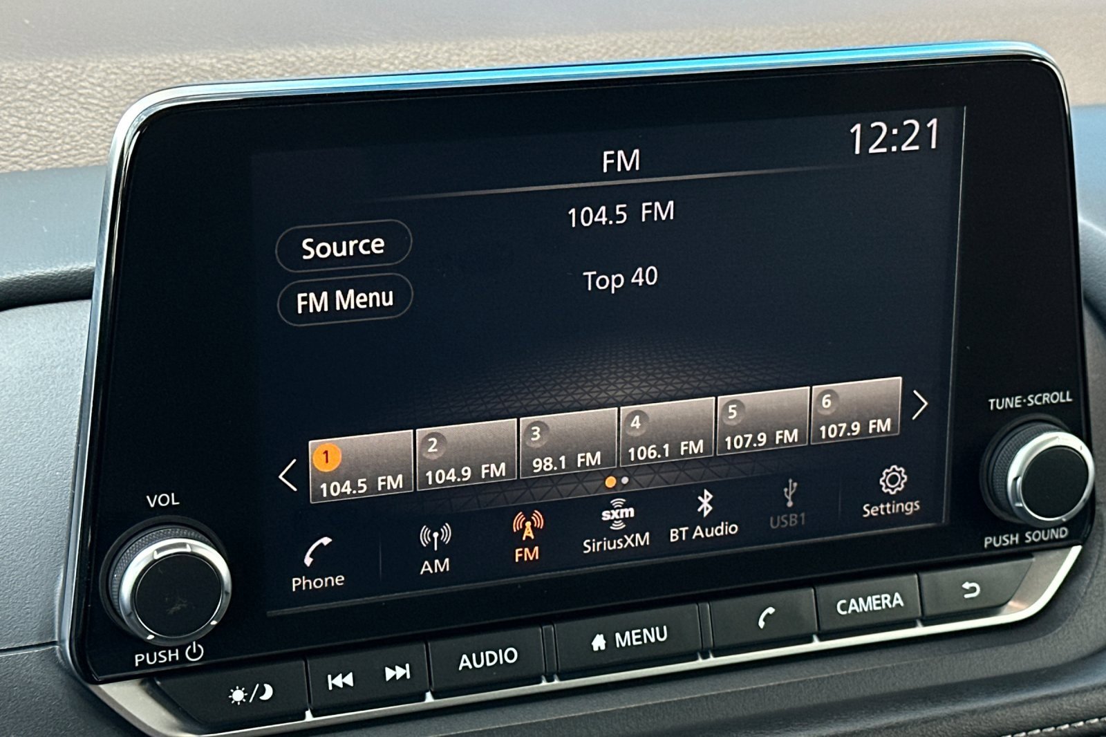 Used 2023 Nissan Rogue SV image 25