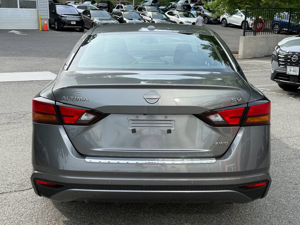 Used 2023 Nissan Altima 2.5 SV AWD/4WD image 5