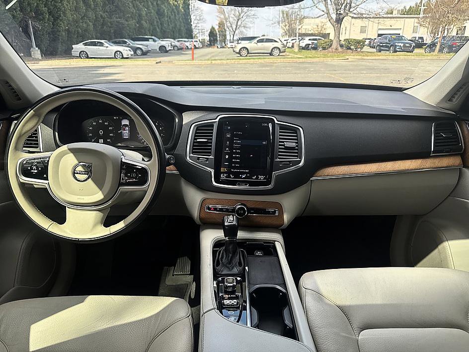 Used 2021 Volvo XC90 T6 Momentum w/ Climate Package image 19