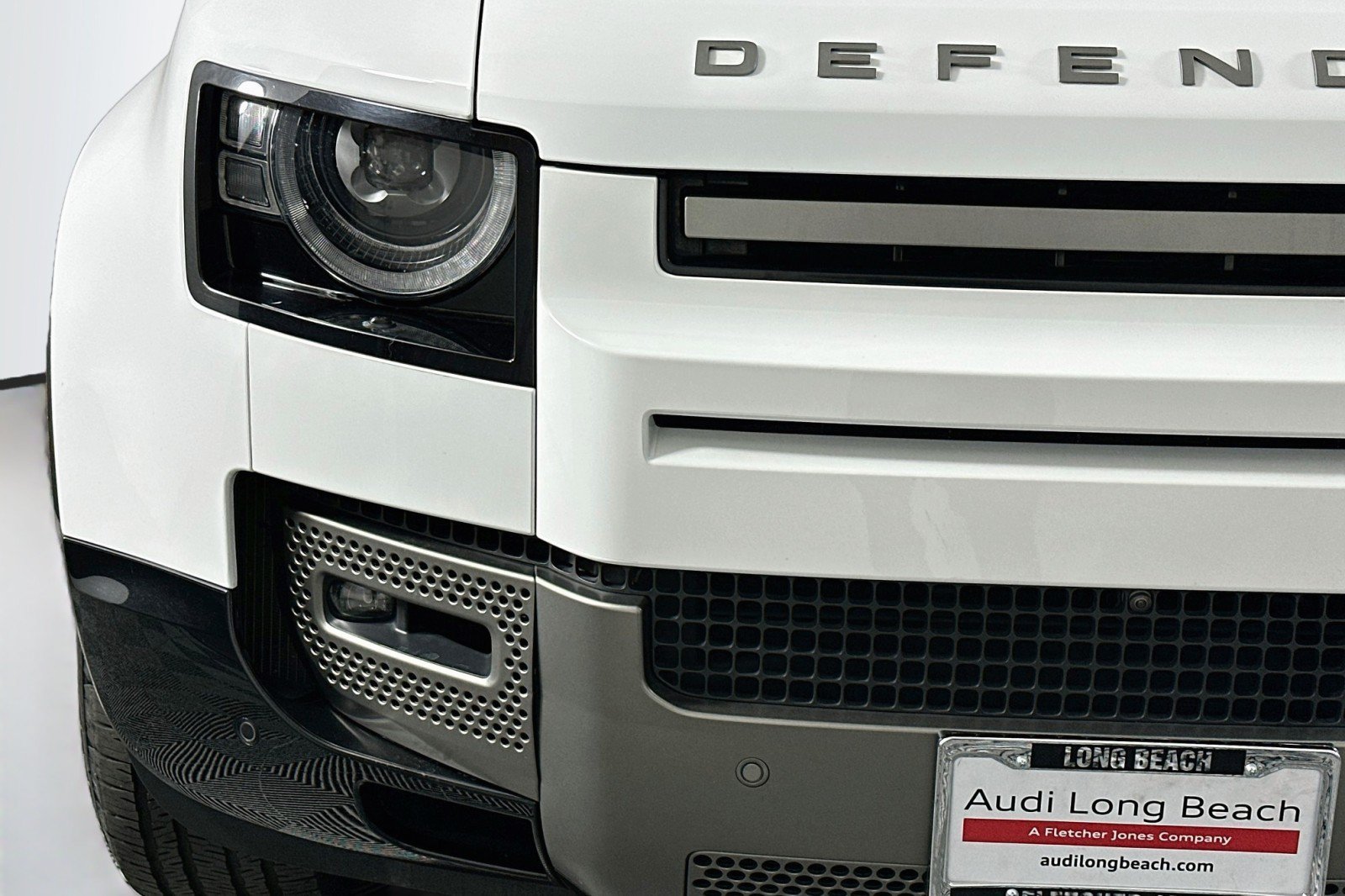 Used 2024 Land Rover Defender 110 X-Dynamic SE AWD/4WD image 16