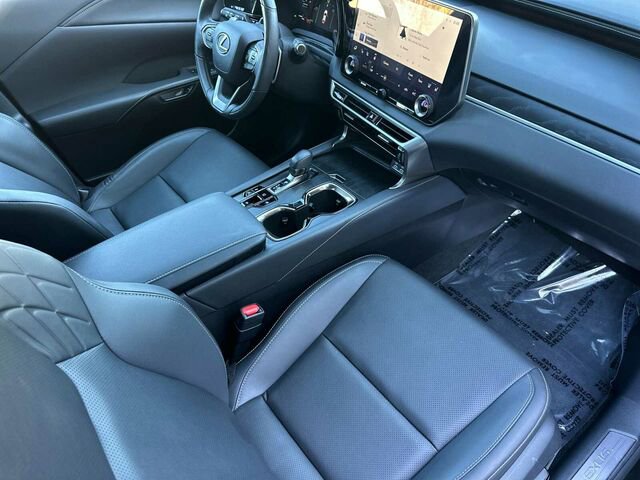 Used 2025 Lexus RX 350h w/ Convenience Package image 19