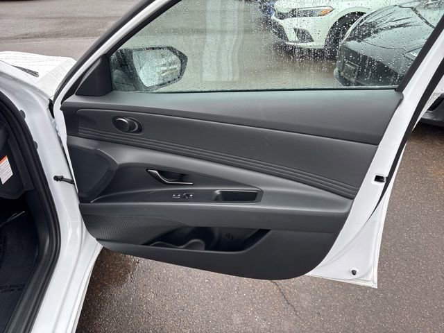 Certified 2025 Hyundai Elantra SEL image 8