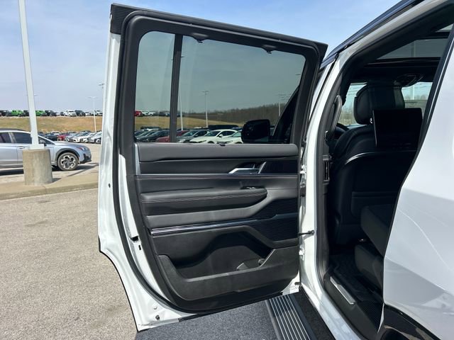 New 2026 Jeep Grand Wagoneer Summit image 46