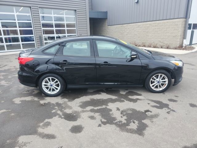 Used 2016 Ford Focus SE image 4