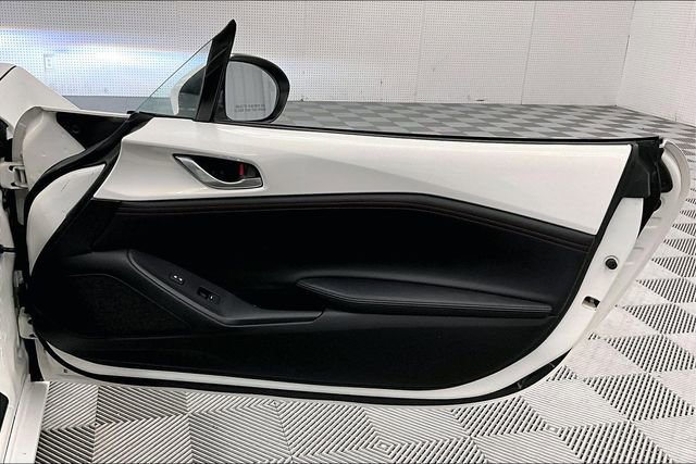 Used 2016 MAZDA MX-5 Miata Grand Touring RWD image 21
