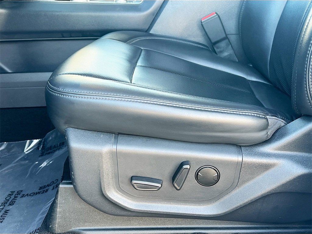 Used 2024 Ford Expedition Max XLT image 19