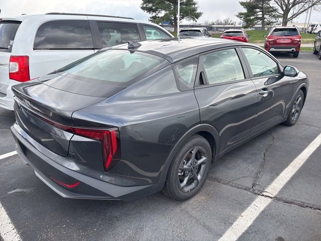 Used 2025 Kia K4 LXS image 6