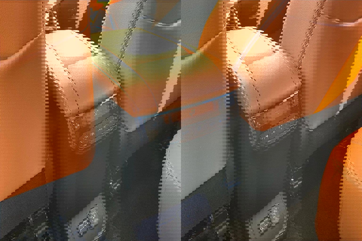 Used 2024 Toyota Highlander Platinum image 41