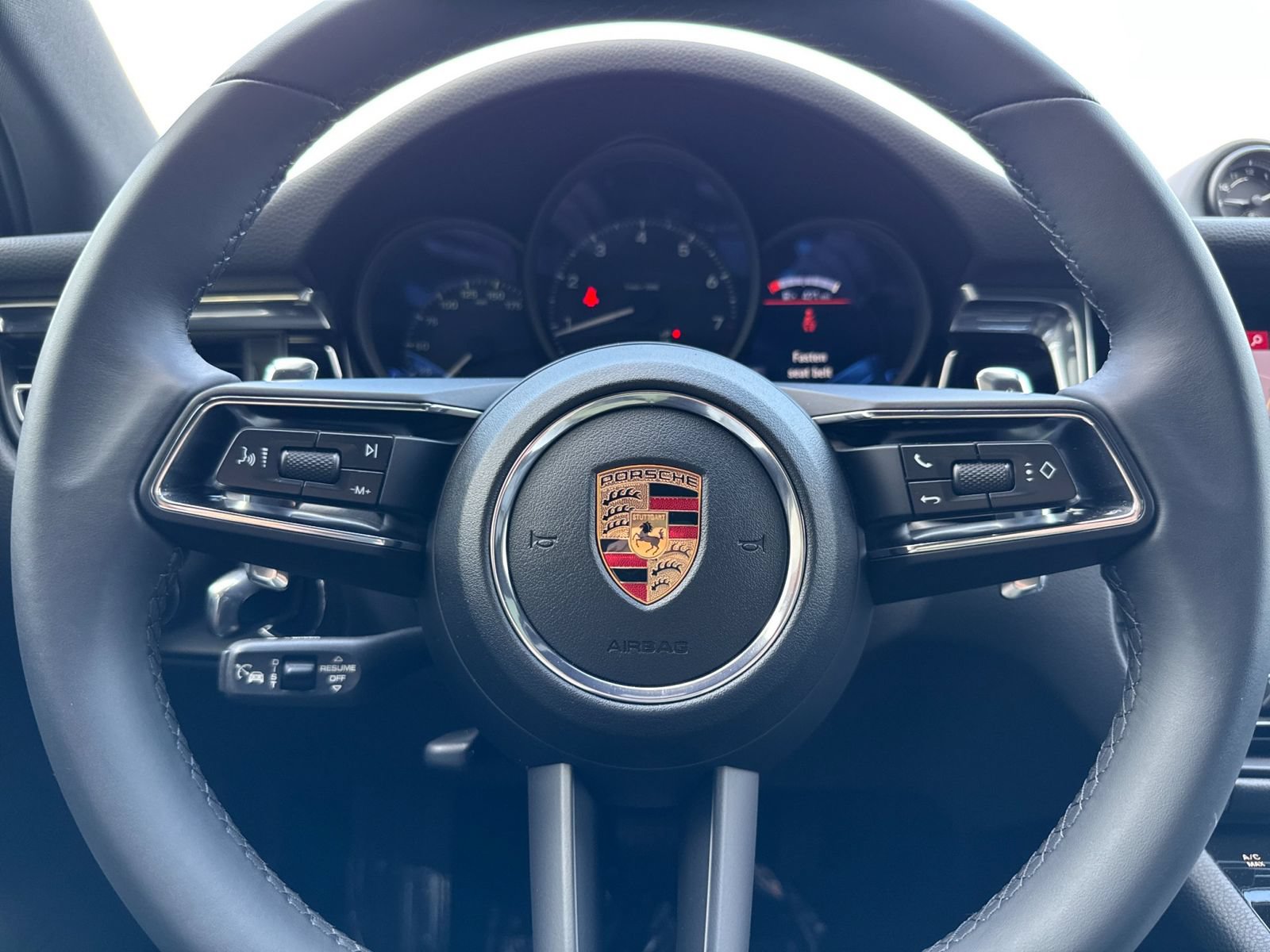Certified 2026 Porsche Macan AWD/4WD image 26