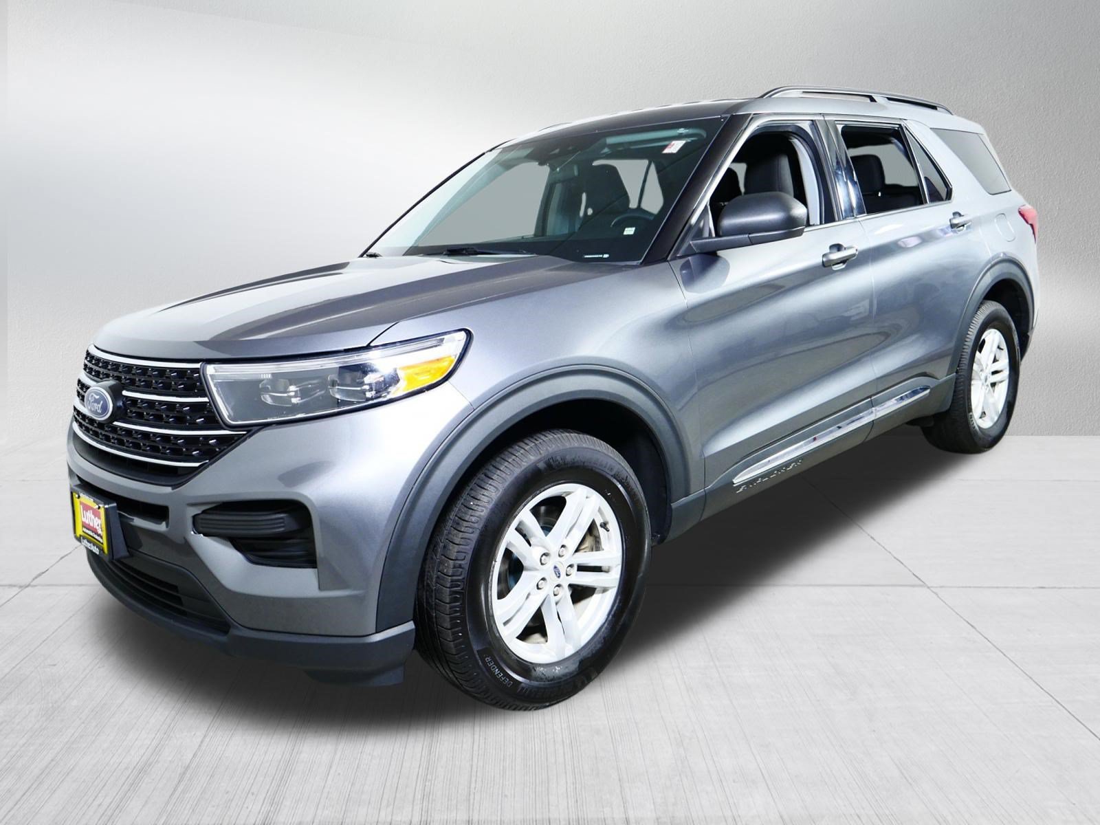 Used 2021 Ford Explorer XLT AWD/4WD image 3