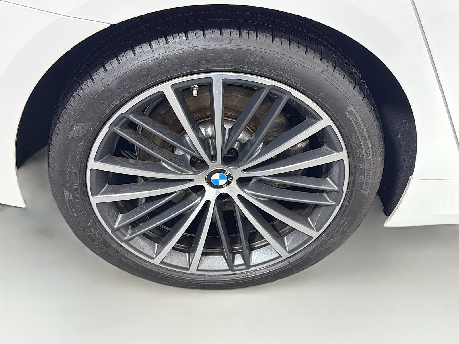 Used 2023 BMW 540i w/ Premium Package RWD image 36