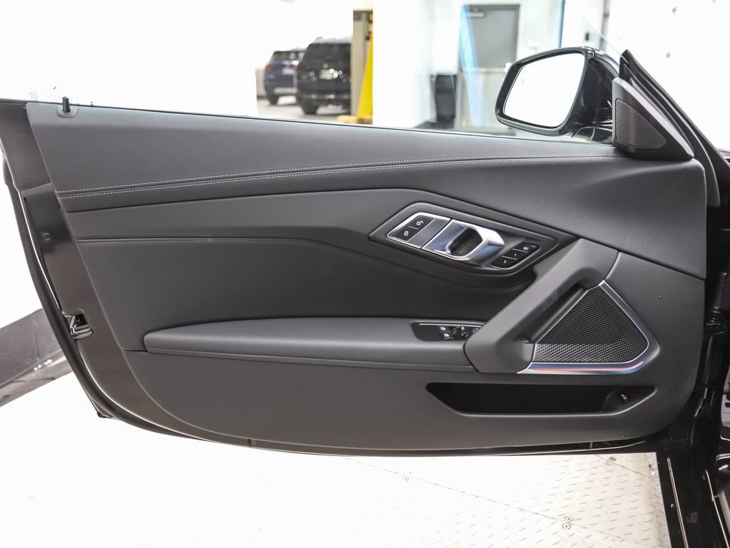 Used 2025 BMW Z4 sDrive30i w/ Premium Package image 9