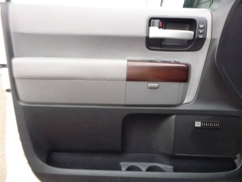 Used 2014 Toyota Sequoia Platinum AWD/4WD image 22