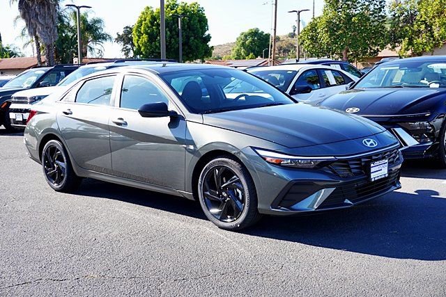 Certified 2026 Hyundai Elantra Sport image 6
