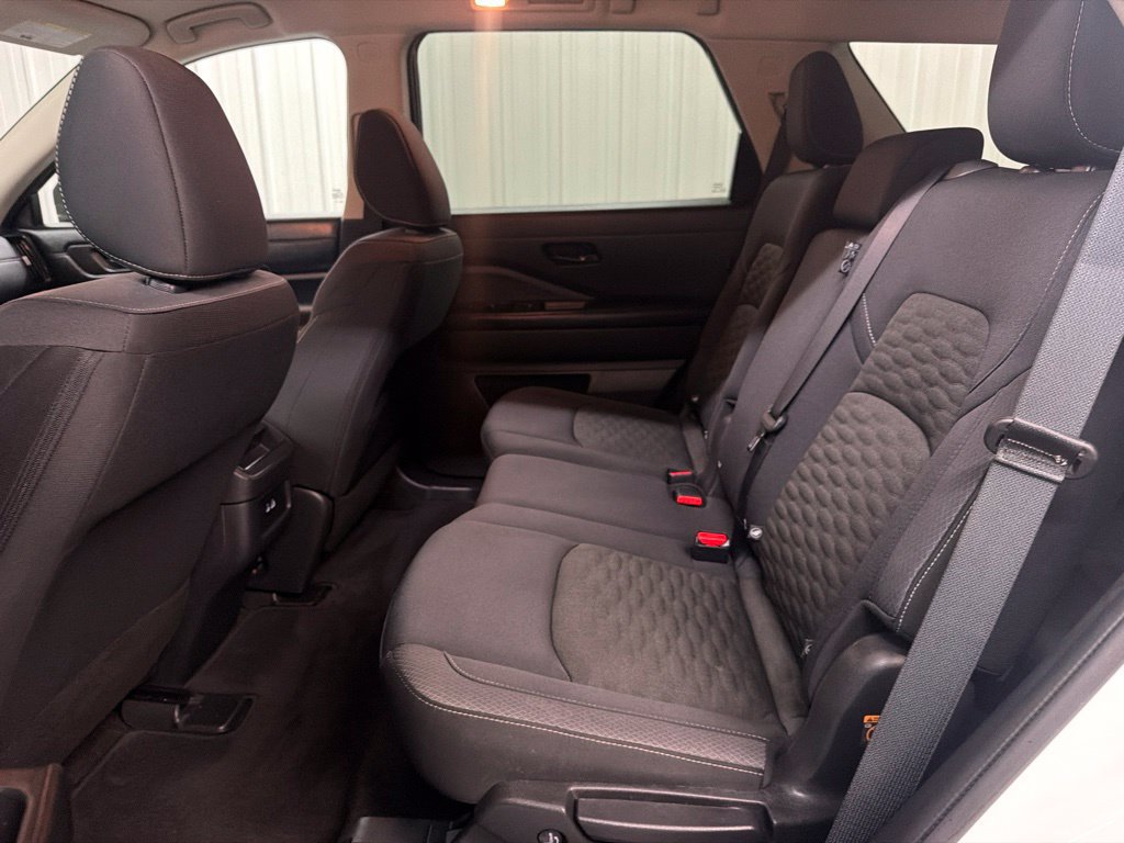 Used 2024 Nissan Pathfinder S FWD image 20