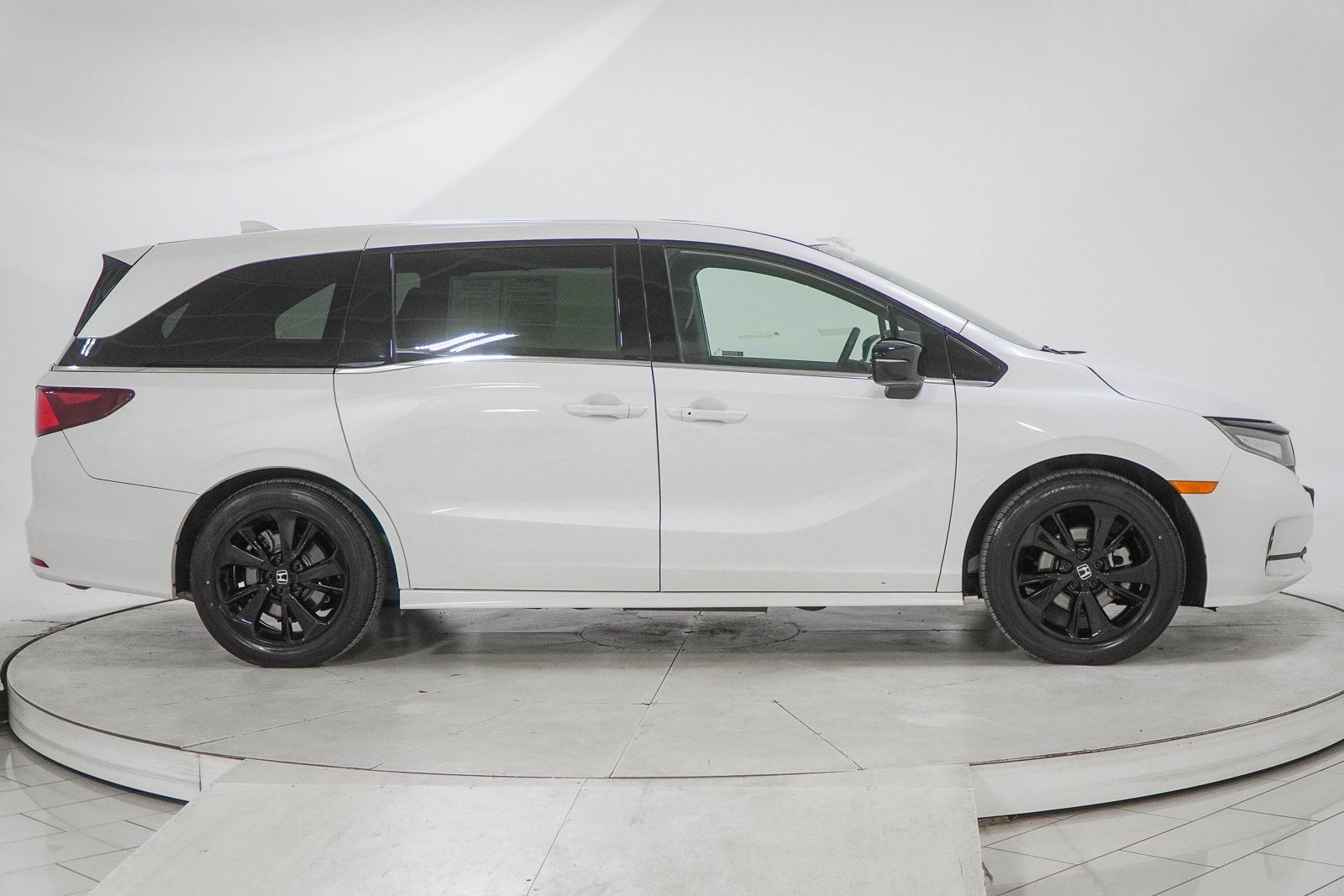 Certified 2024 Honda Odyssey Sport image 17