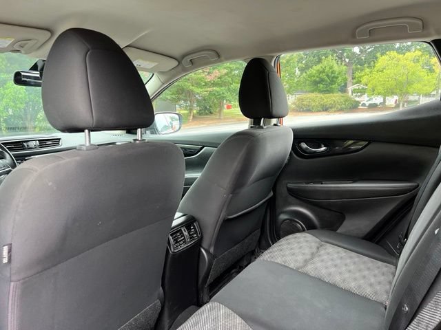 Used 2022 Nissan Rogue Sport SV FWD image 14