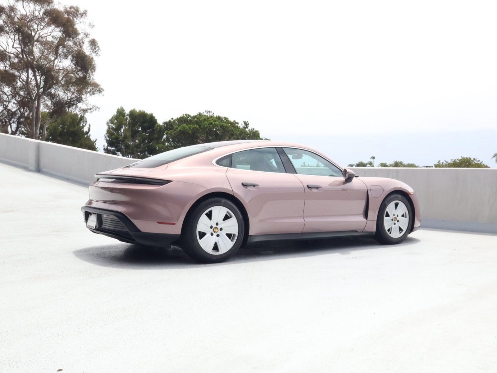 Certified 2022 Porsche Taycan RWD image 8
