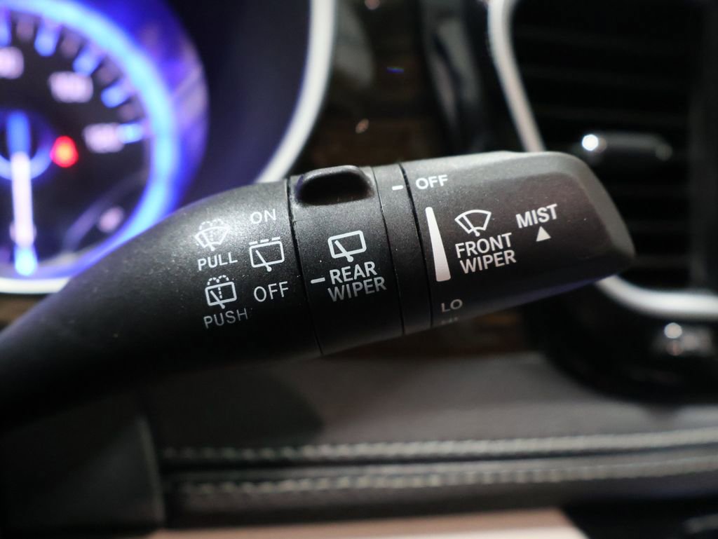 Used 2024 Chrysler Pacifica Limited image 44