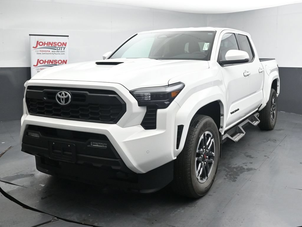 Used 2024 Toyota Tacoma TRD Sport w/ TRD Sport Upgrade Package AWD/4WD image 4