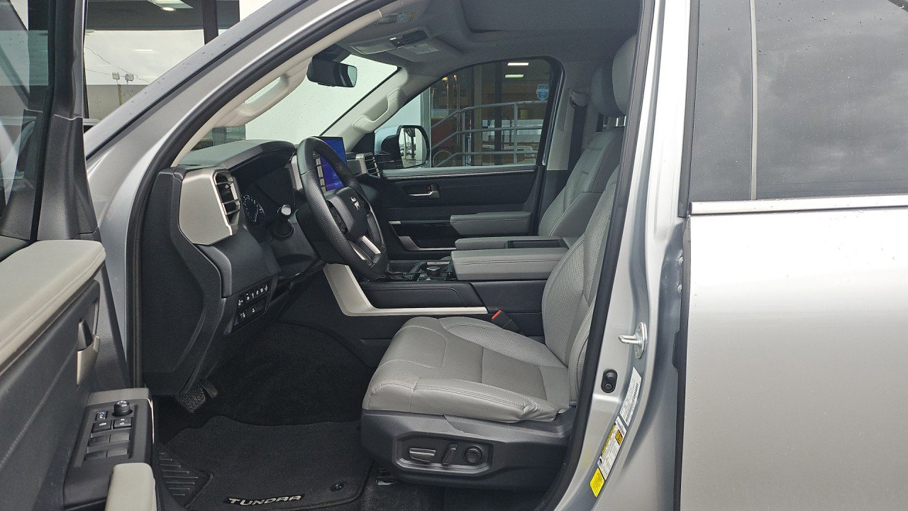 Used 2023 Toyota Tundra Limited w/ Power Package image 12