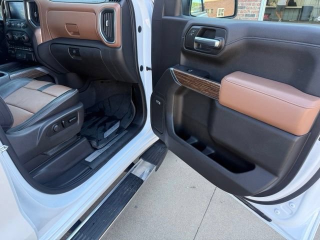 Used 2019 Chevrolet Silverado 1500 High Country w/ Technology Package AWD/4WD image 21