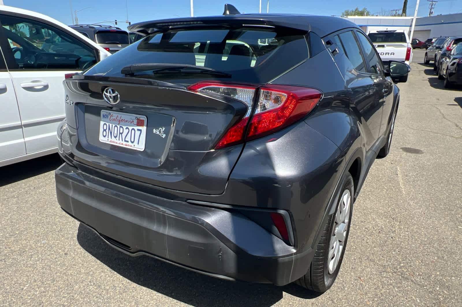 Used 2019 Toyota C-HR LE FWD image 4