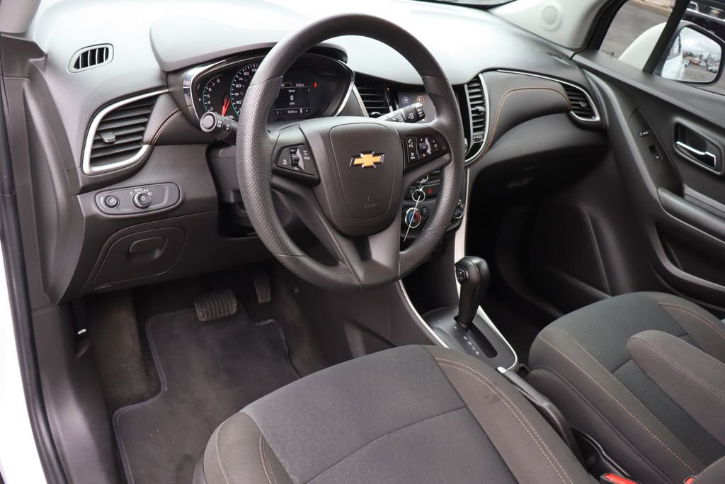 Used 2021 Chevrolet Trax LS w/ Tint and Cruise Package image 5