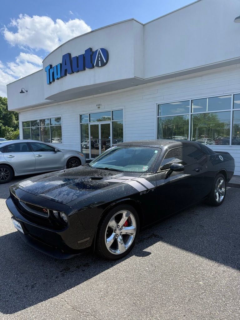 Used 2014 Dodge Challenger R/T RWD image 1