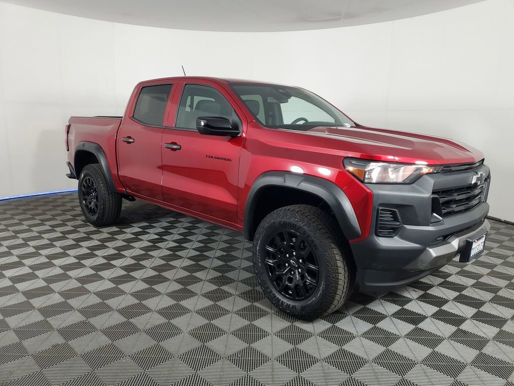 Used 2024 Chevrolet Colorado Trail Boss w/ Advanced Trailering Package image 2