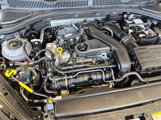 Used 2025 Volkswagen Jetta SE FWD image 27